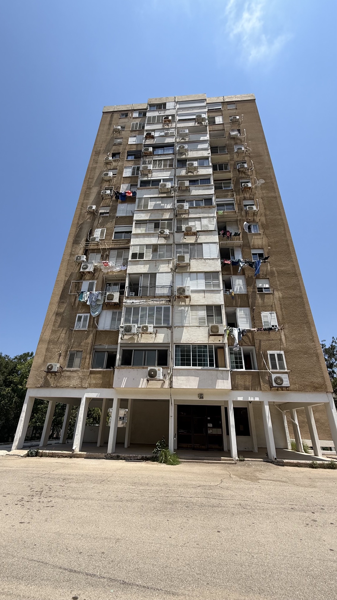 למכירה בקרית אליעזר ברחוב יואב